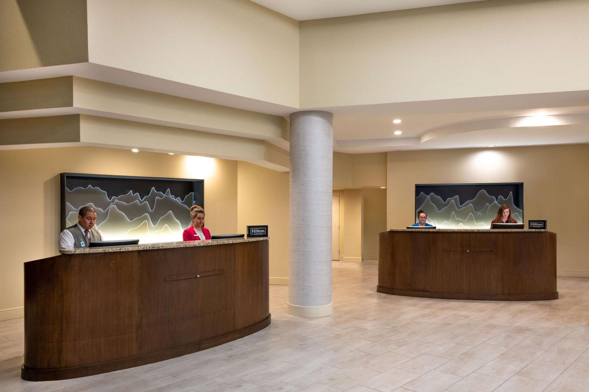 Doubletree By Hilton Hotel Denver - Аурора Екстериор снимка