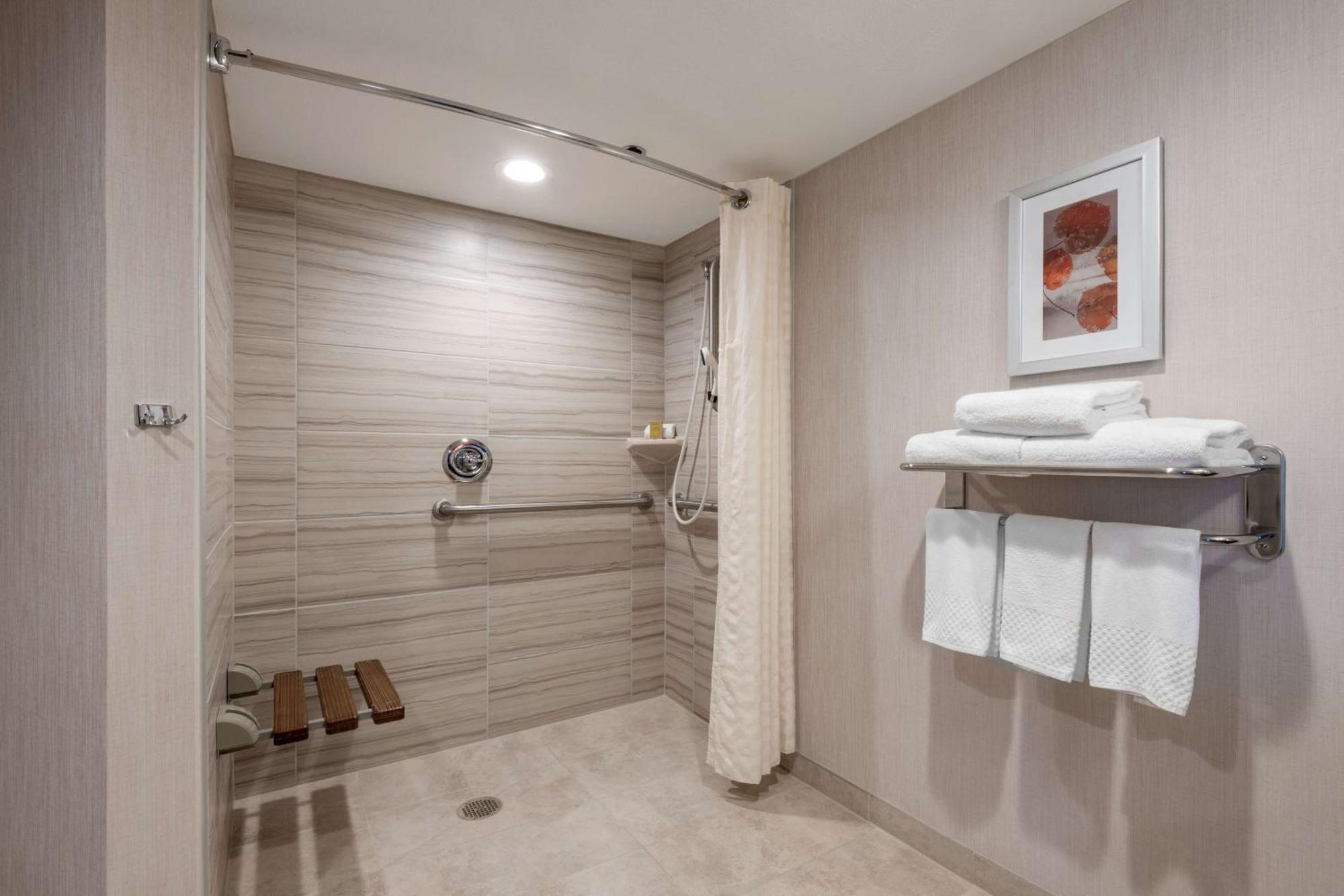Doubletree By Hilton Hotel Denver - Аурора Екстериор снимка