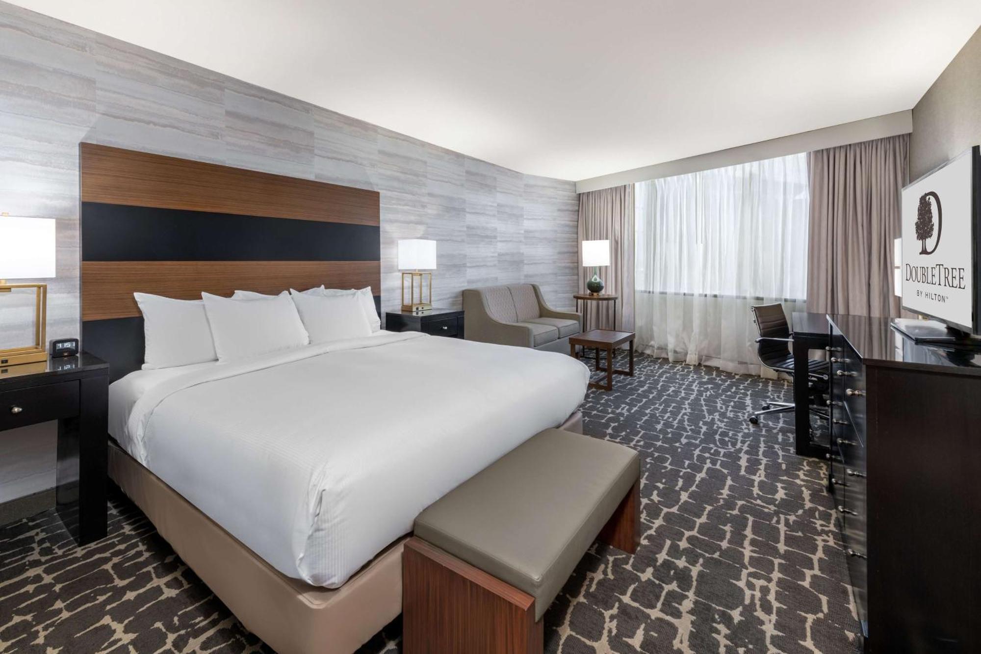 Doubletree By Hilton Hotel Denver - Аурора Екстериор снимка