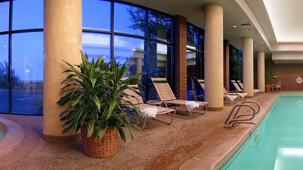 Doubletree By Hilton Hotel Denver - Аурора Екстериор снимка