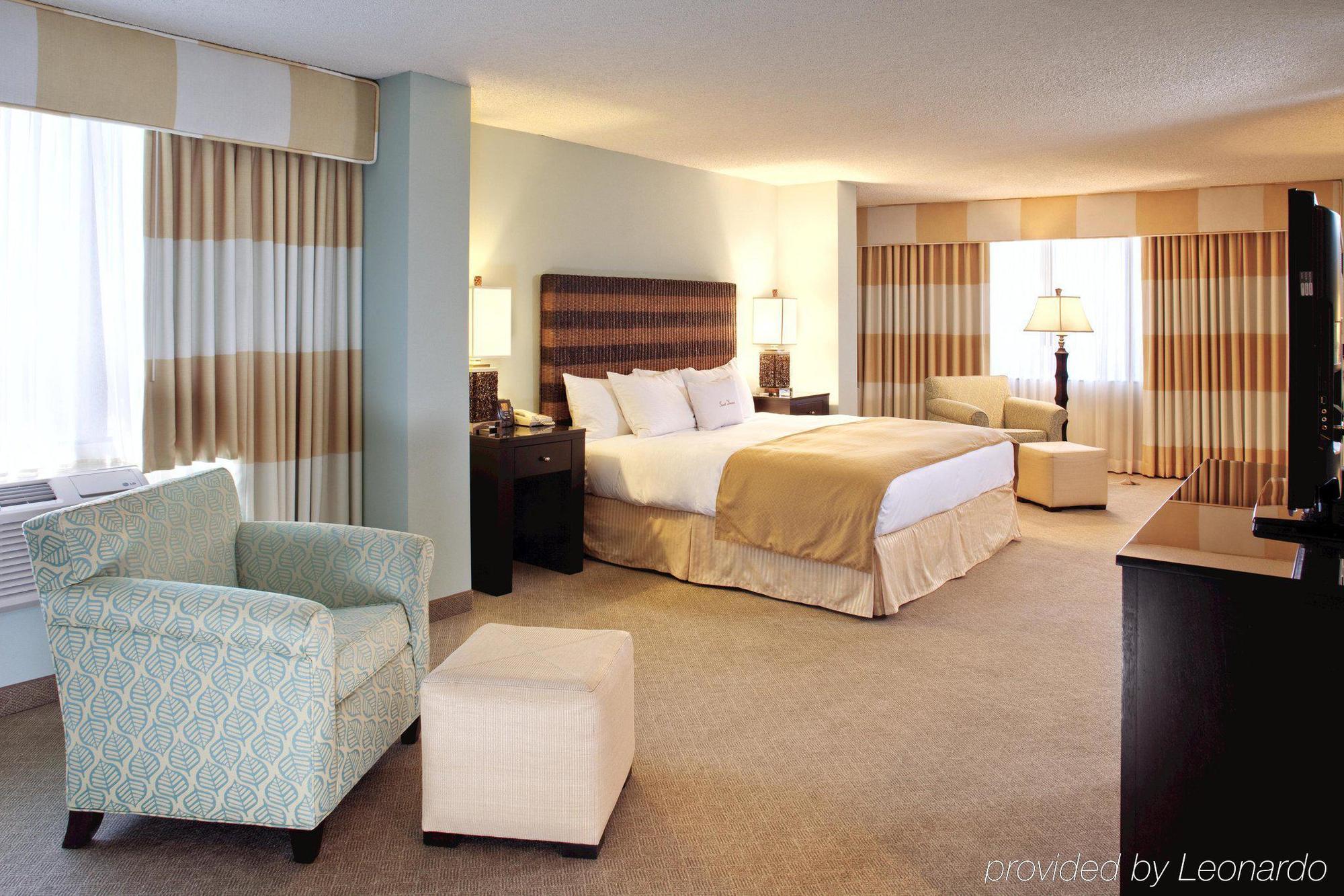 Doubletree By Hilton Hotel Denver - Аурора Екстериор снимка